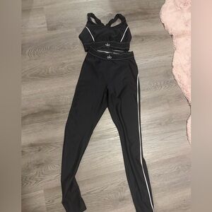 ALO Yoga Women's Black Leggings with White Accents